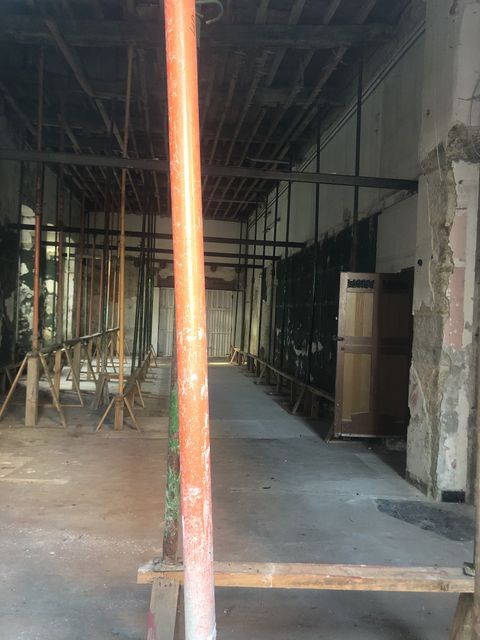 Por dentro, el inmueble sigue sin reformar