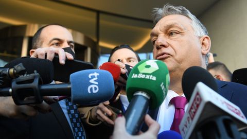 El primer ministro de Hungría, Viktor Orbán, realiza una intervención ante los medios durante la cumbre celebrada este fin de semana, a 29 de enero de 2022, en Madrid .