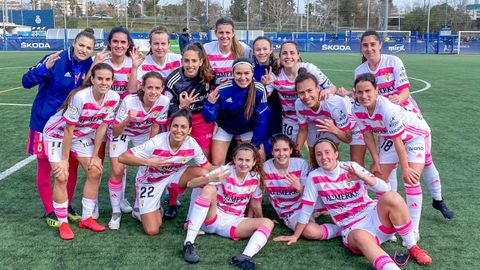 Las futbolistas del Real Oviedo Femenino celebran el triunfo ante el Espanyol