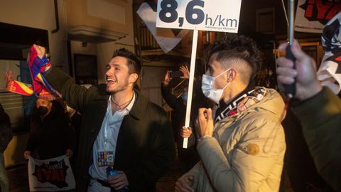 Miembros de la agrupación Soria ¡Ya! celebran en la sede de su formación en la capital soriana, los resultados conseguidos en las elecciones de Castilla y León
