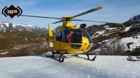 Helicptero medicalizado del SEPA en un rescate