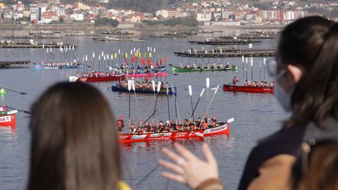 Antes de la regata se guardó un minuto de silencia por las víctimas del naufragio del Villa de Pitanxo.