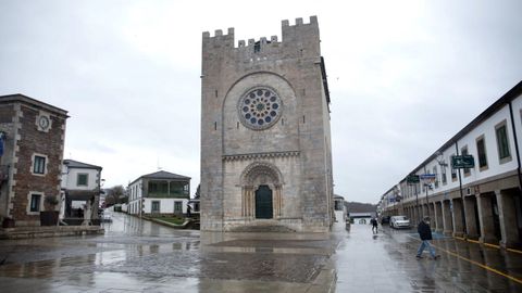 La iglesia de Portomarín.