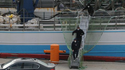 Los supervivientes del Villa de Pitanxo a su llegada a Canadá