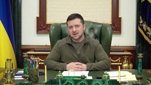 Foto de archivo del presidente de Ucrania, Volodímir Zelenski, en su despacho.