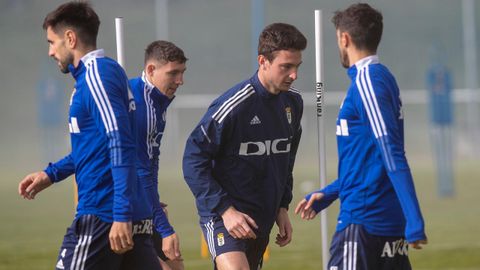 Borja Sánchez, en el centro, durante un entrenamiento