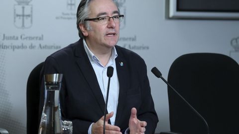 El diputado del PP en la Junta General, Pablo González