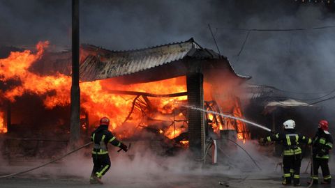 El centro comercial de Barabashovo, en llamas