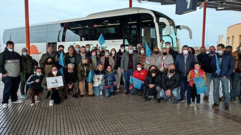 Uno de los autobuses que viajan a Madrid para acudir a la manifestacin del 20 N