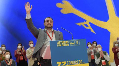 El secretario general de la FSA-PSOE y presidente del Principado, Adrián Barbón, durante la clausura del congreso de la FSA en Oviedo este domingo