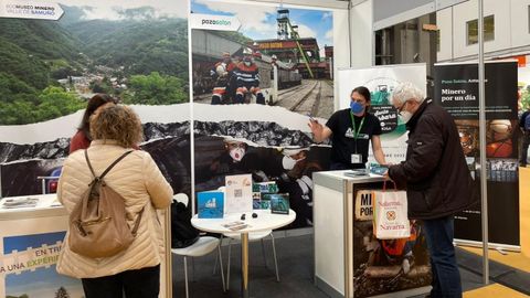 Estand del Grupo Hunosa y el Ayuntamiento de Langreo en la feria turística B-Travel