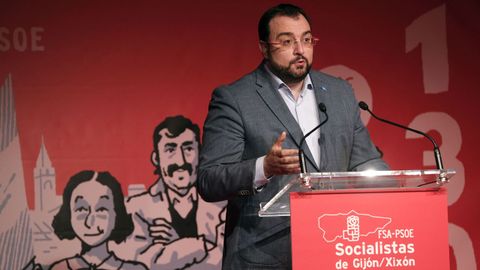 El presidente del Principado y secretario general de la FSA-PSOE, Adrián Barbón, durante la Asamblea de la Agrupación Municipal Socialista de Gijón el sábado
