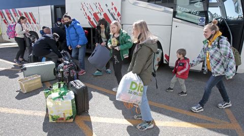 Refugiados ucranianos llegando al colegio San Narciso de Marín