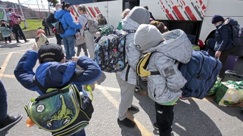 Refugiados ucranianos llegando al colegio San Narciso de Marín
