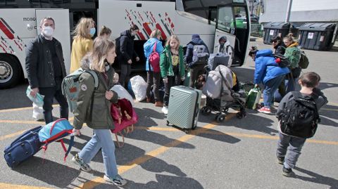 Refugiados ucranianos llegando al colegio San Narciso de Marn