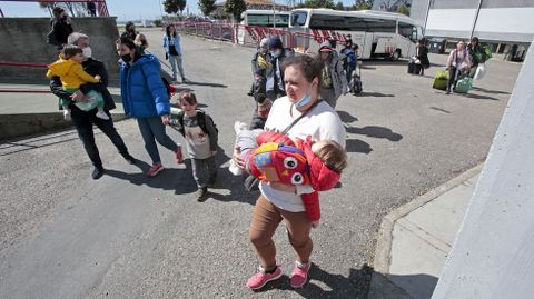 Refugiados ucranianos llegando al colegio San Narciso de Marn