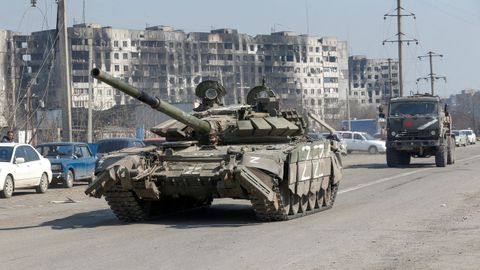 Convoy militar ruso en Mariúpol