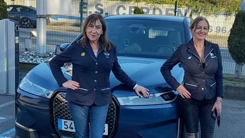 Las comerciales Nieves Carrillo de BMW y Lucía Martín de Mini