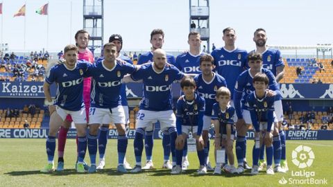 Alineación del Real Oviedo en Santo Domingo ante la AD Alcorcón