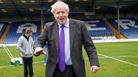 El primer ministro britnico, Boris Johnson, el pasado lunes, en el estadio del Bury FC, en el rea metropolitana de Mnchester