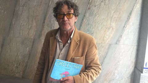 Antón Valcarce presenta un nuevo libro editado por Agrasar