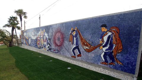 Mural dedicado al mundo del mar de Díaz Pardo, ubicado en el Museo do Mar