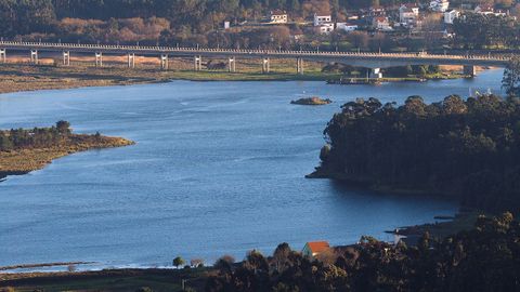 El río Ulla abastece de agua a una decena de municipios.
