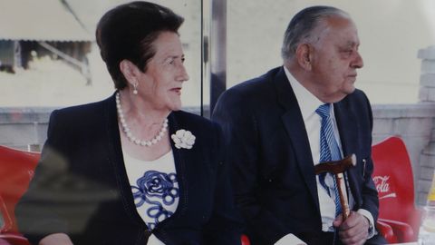 Silita Veiga y Antonio Lozano, los fundadores del negocio, en una foto por el 50 aniversario del mismo