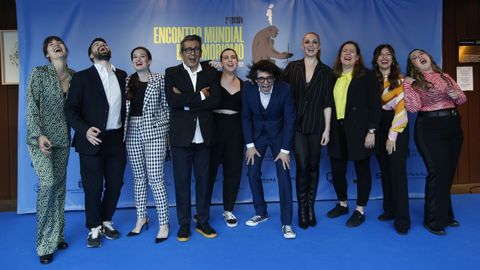 Los premiados, con Piedrahíta, demostraron su humor en la alfombra azul del EMHU