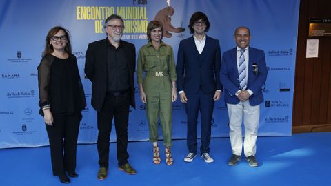 Piedrahíta con los representantes institucionales que respaldaron este festival