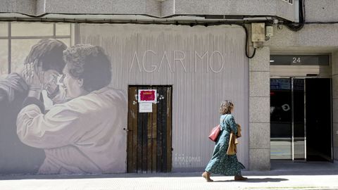 Local vacío en el barrio compostelano de Conxo.