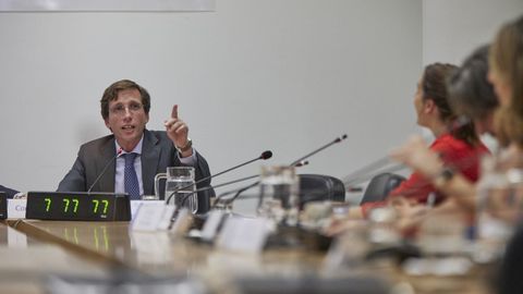 El alcalde de Madrid, José Luis Martínez-Almeida, durante la última comisión de investigación municipal sobre los supuestos espionajes a Isabel Díaz Ayuso