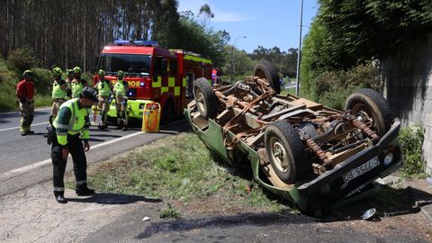 El accidente se ha producido en un tramo de recta de la N-634, en el límite entre las parroquias de San Marcos y Lavacolla, en Santiago