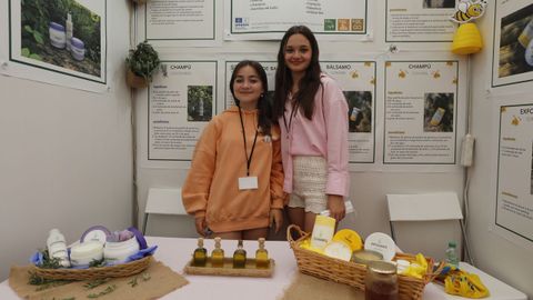 Carla García y Leire Rodríguez, del colegio Eduardo Pondal de Cangas, son las ganadoras de Galiciencia