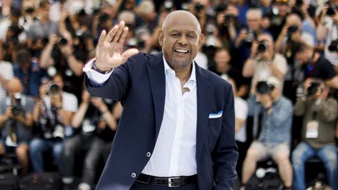 El actor tejano Forest Whitaker llegó como productor del filme «For the Sake of Peace» al festival de Cannes, que le entregó este martes su Palma de Oro honorífica.
