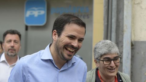 El coordinador federal de IU y ministro de Consumo, Alberto Garzn, durante un paseo en Mieres, con motivo de la celebracin de la Escuela de Formacin de IU