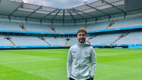 Adrián Iglesias, en el estadio del Malmö, el Eleda Stadion.