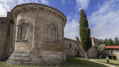 El ciprés del monasterio de las Bernardas de Ferreira fue plantado en el tercer cuarto del siglo XIX, según Carlos Rodríguez Dacal