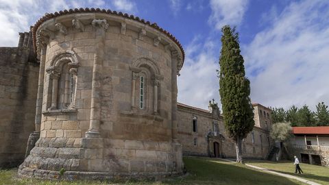 El ciprs del monasterio de las Bernardas de Ferreira fue plantado en el tercer cuarto del siglo XIX, segn Carlos Rodrguez Dacal