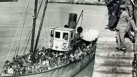 Nios espaoles llegando al puerto de La Rochelle en 1937, una de las imgenes que ilustra La mar como nica salida, un programa sobre el exilio asturiano durante la Guerra Civil