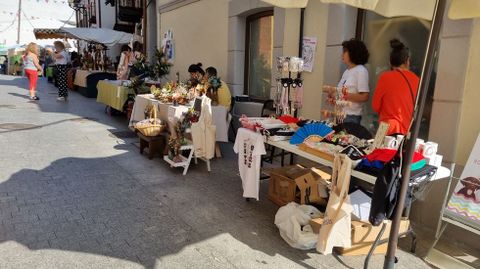 La Feira de Artesanía está en la rúa Real