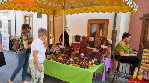La Feira de Artesanía está en la rúa Real