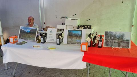 La Feira de Artesanía está en la rúa Real