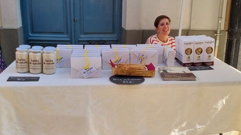 La Feira de Artesanía está en la rúa Real