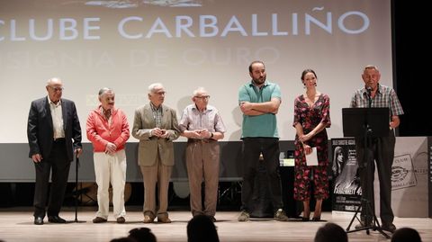 Homenaje de las Xociviga a los socios fundadores del Cineclub Carballiño