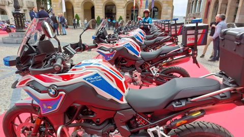 Las nuevas motos que AT Capital entreg al Ayuntamiento de Gijn