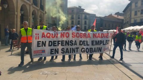 Manifestación de los trabajadores de Saint Gobain en Avilés