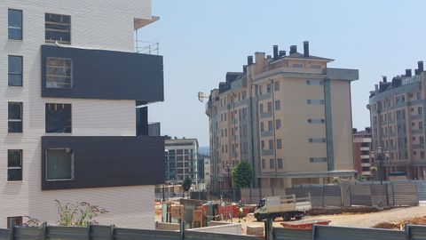 Obras de construcción de un edificio de viviendas en Oviedo