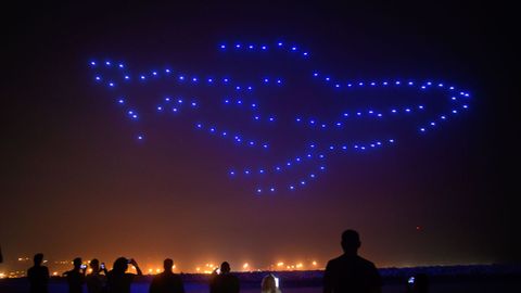 Espectculo de drones sobre el cielo de la playa de Poniente de Gijn