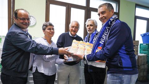 Jesús Martínez y Martín Peláez, a la derecha, junto a Sor Fernanda y José Luis López de Mesa